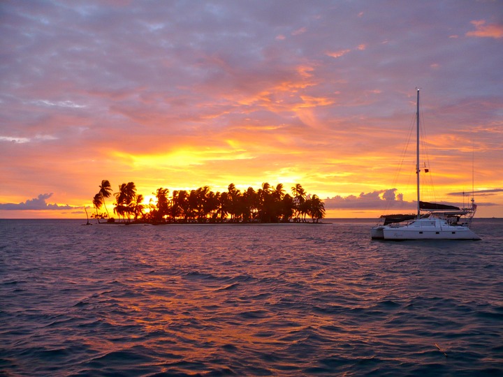http://www.svreach.com/Reach_Cruise/Blog/Blog.html